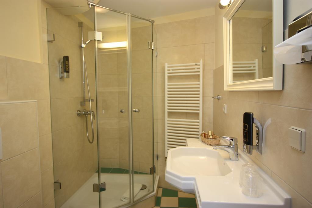 Hotel Berghof Gruener Baum 3*
